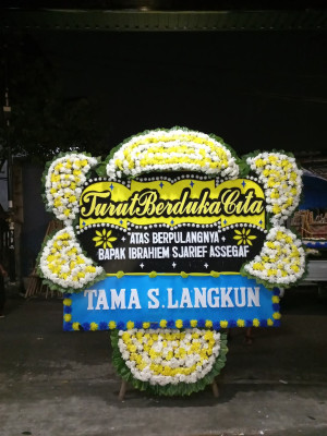 Papan Bunga Duka di Sembulang